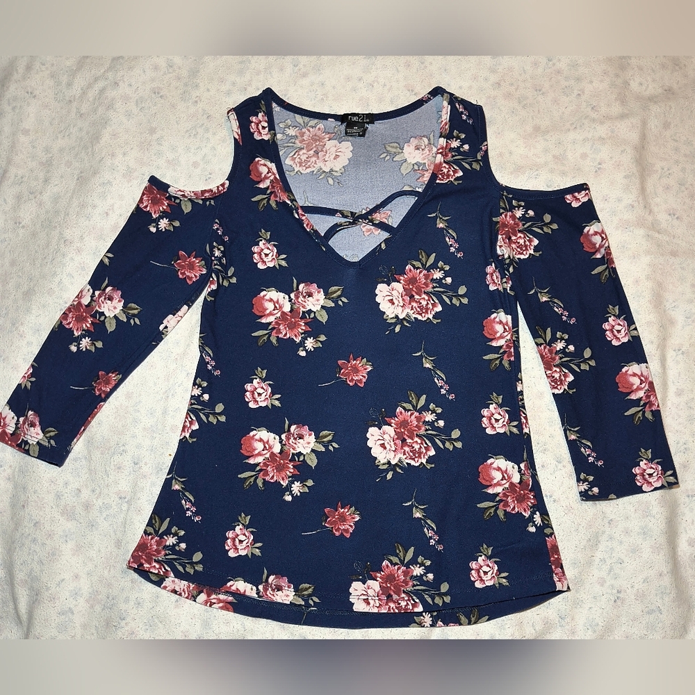 Rue21 Navy Floral Cold Shoulder Blouse